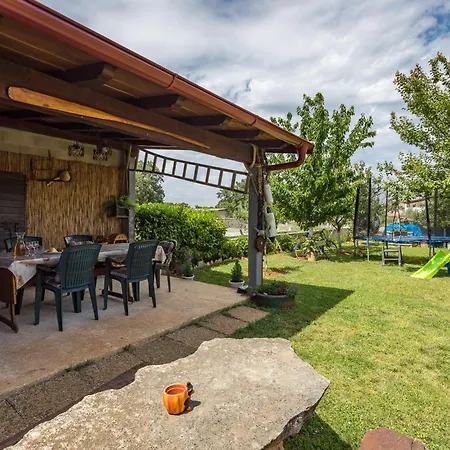 Cozy With Outdoor Bbq And Yard * Sisan