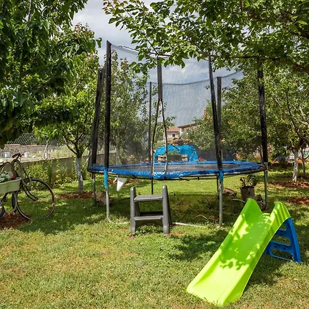 Cozy With Outdoor Bbq And Yard Apartment Sisan