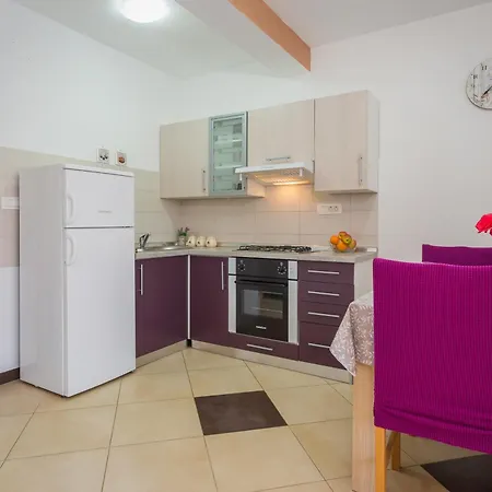 Apartment Cozy With Outdoor Bbq And Yard Sisan